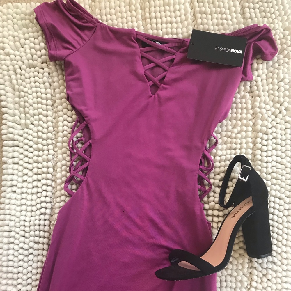 Fashion Nova - Crossover Mini Dress